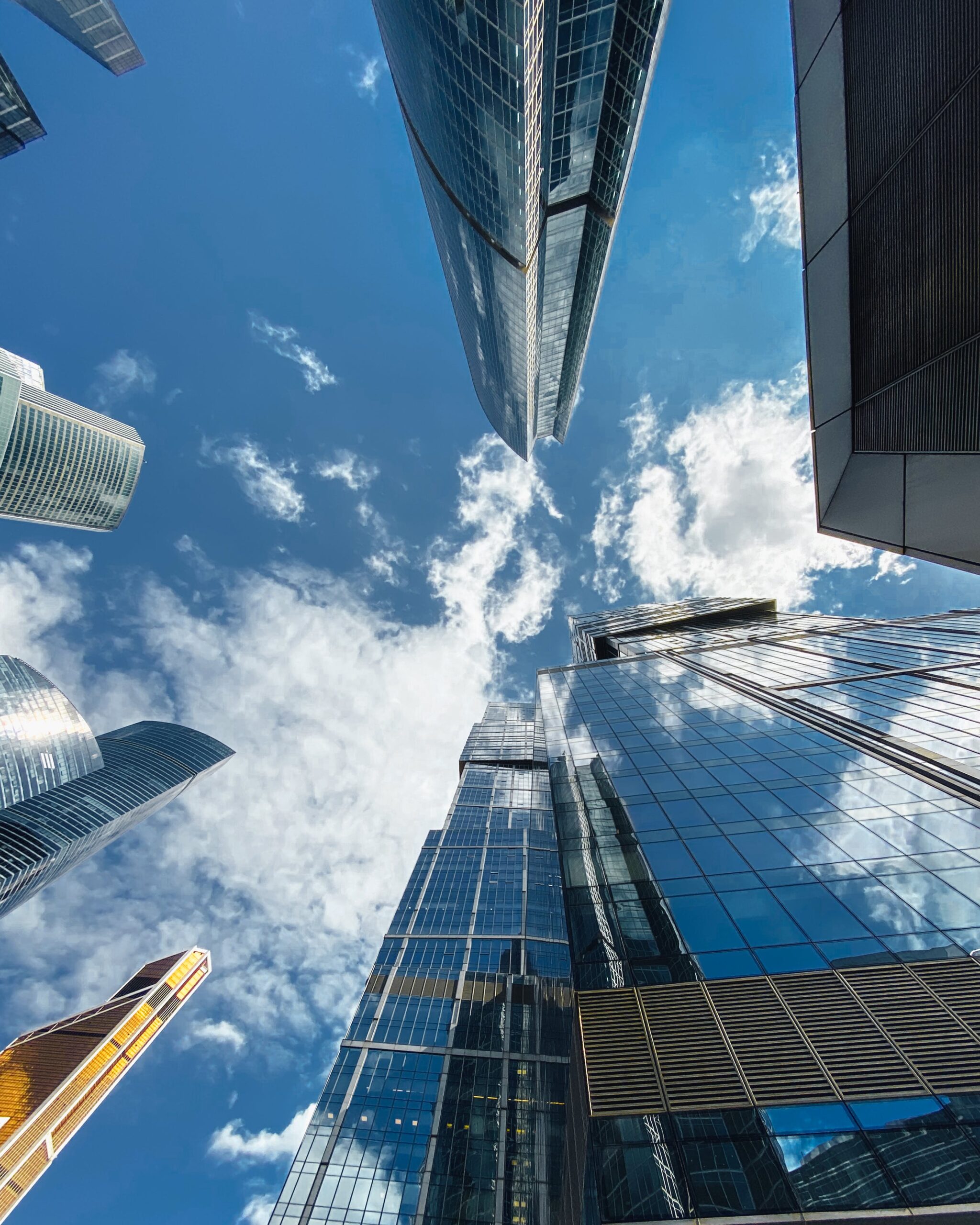 <a href="https://www.pexels.com/photo/moscow-city-skyscrapers-facades-under-partly-cloudy-sky-6127430/" target="_blank" rel="noopener">Vasiliy Skuratov</a> at Pexels